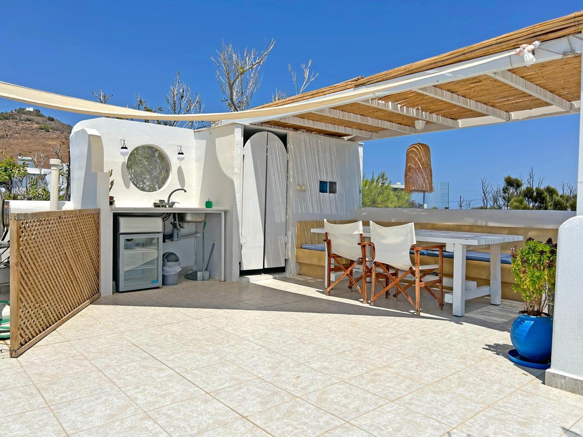 Villa Danae - Seaside Villa With Pool & Hot Tub Piso Livadi Exteriér fotografie