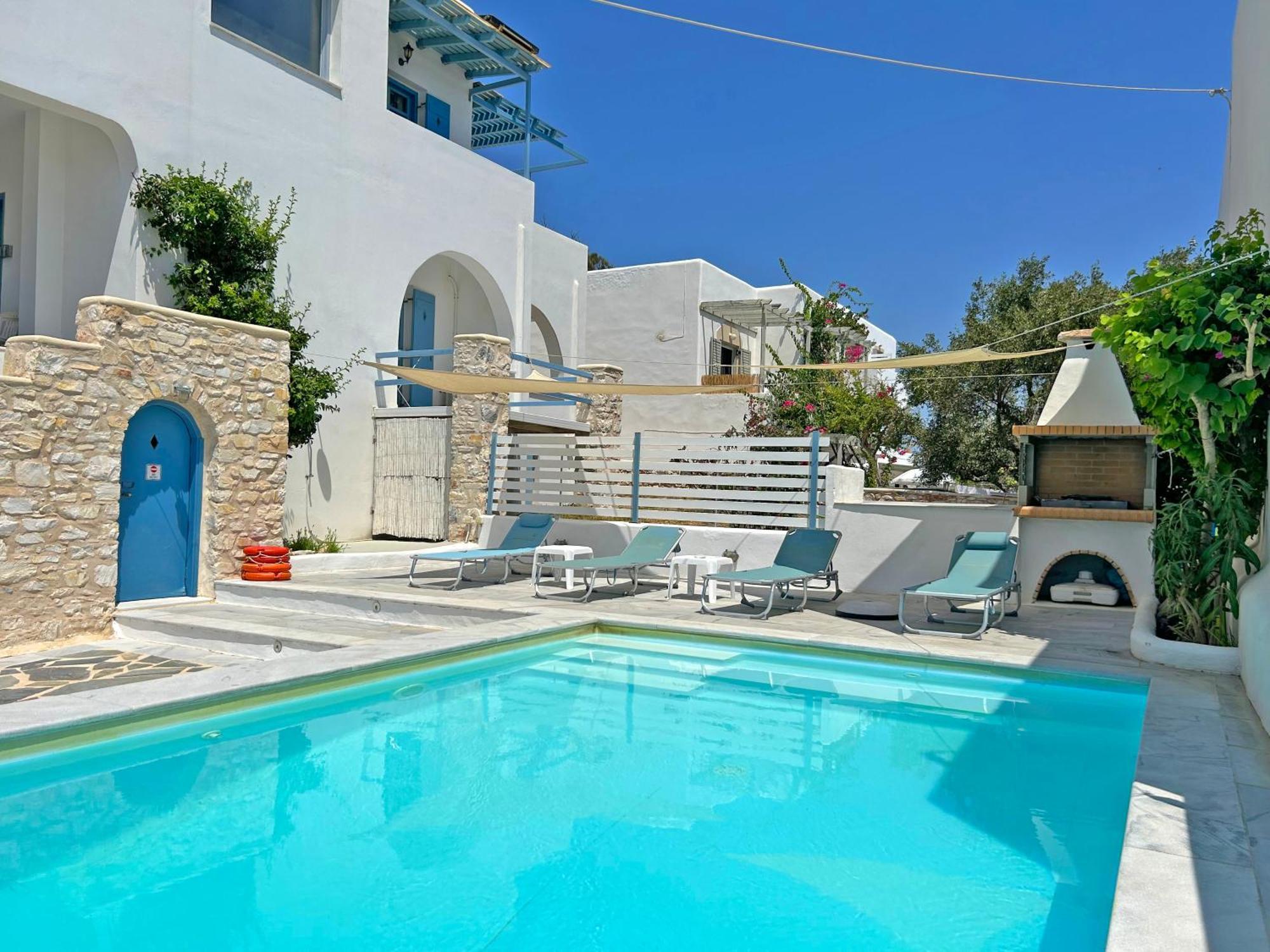 Villa Danae - Seaside Villa With Pool & Hot Tub Piso Livadi Exteriér fotografie