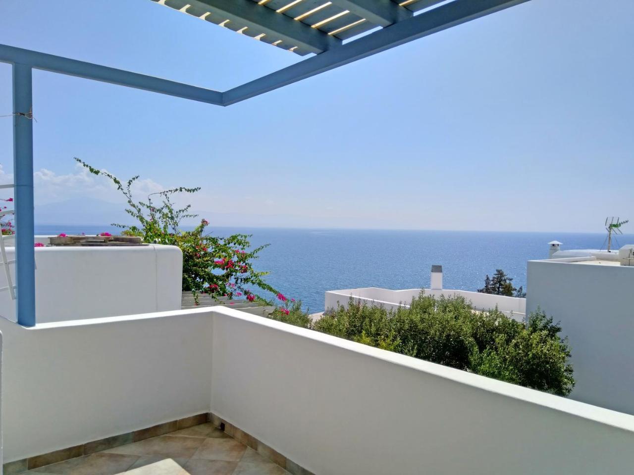 Villa Danae - Seaside Villa With Pool & Hot Tub Piso Livadi Exteriér fotografie